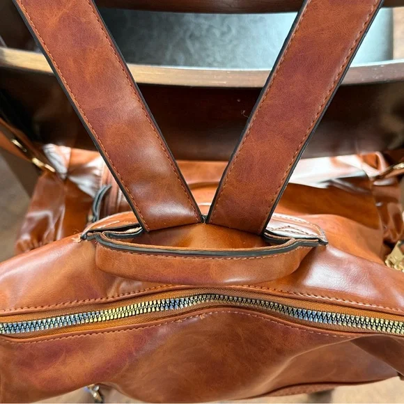 Faux Leather backpack black with removeable guitar strap & grab handle - Picture 7 of 12